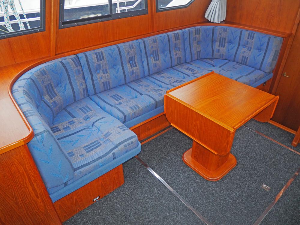 Saloon, Accommodation